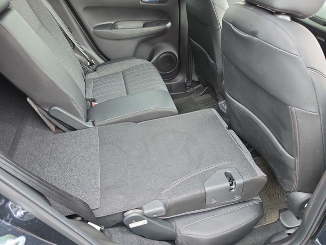 Honda Jazz Photo 43ee5b2a-9c10-40bb-87c6-11d29045f51a.jpg