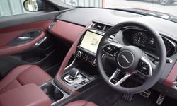 Jaguar E-PACE Photo 2