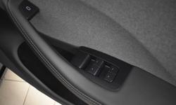 Tesla MODEL 3 Photo 14