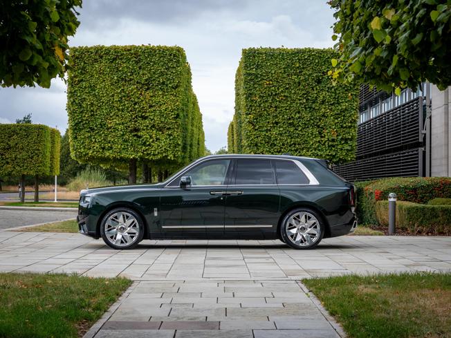 ROLLS-ROYCE Cullinan Series II Photo 3