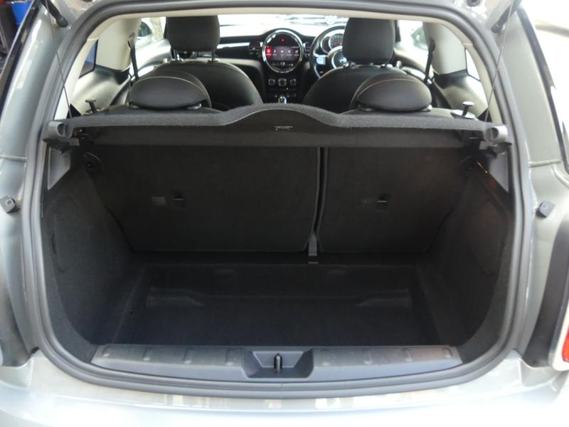 MINI Hatch Photo 4400b163-fa12-4582-bec1-894dea60407f.jpg