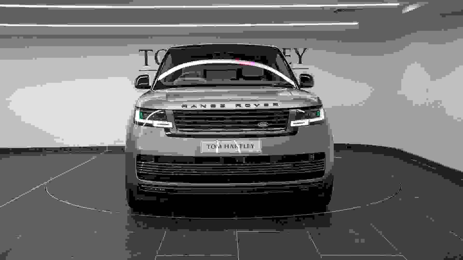 Land Rover Range Rover Photo 440a74f4-9caa-4339-adf3-335330fc788f.jpg