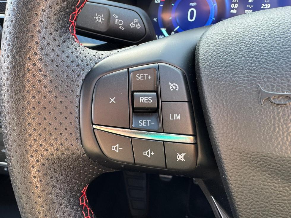 Ford Kuga Photo 4414124c-b624-4783-9bc6-f27ce8928998.JPEG
