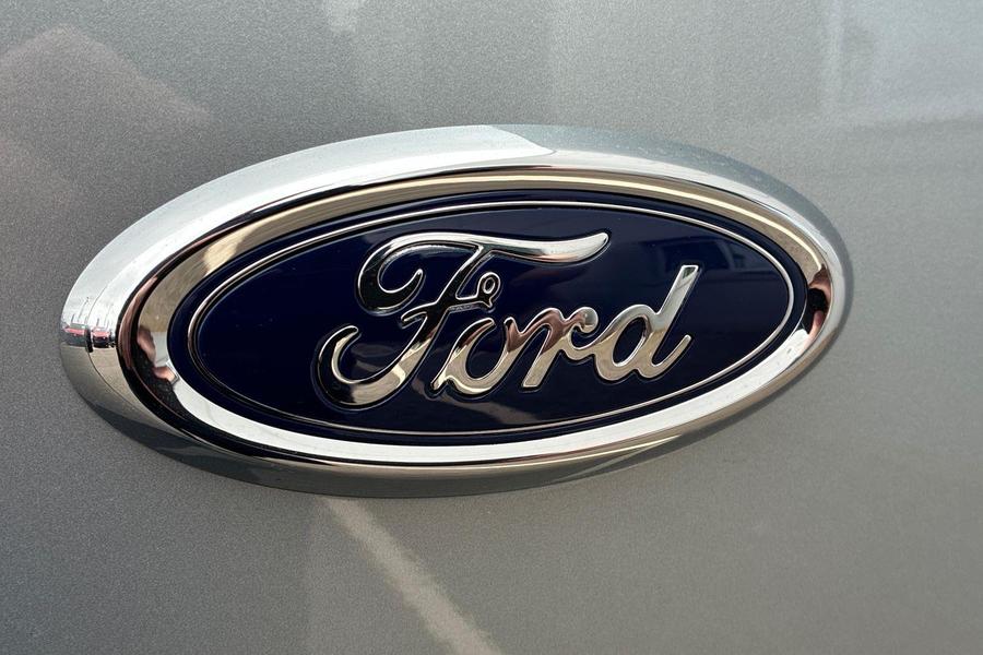 Ford CONNECT Photo 44192359-73b0-4b54-9285-b0e36fe2b7aa.jpg