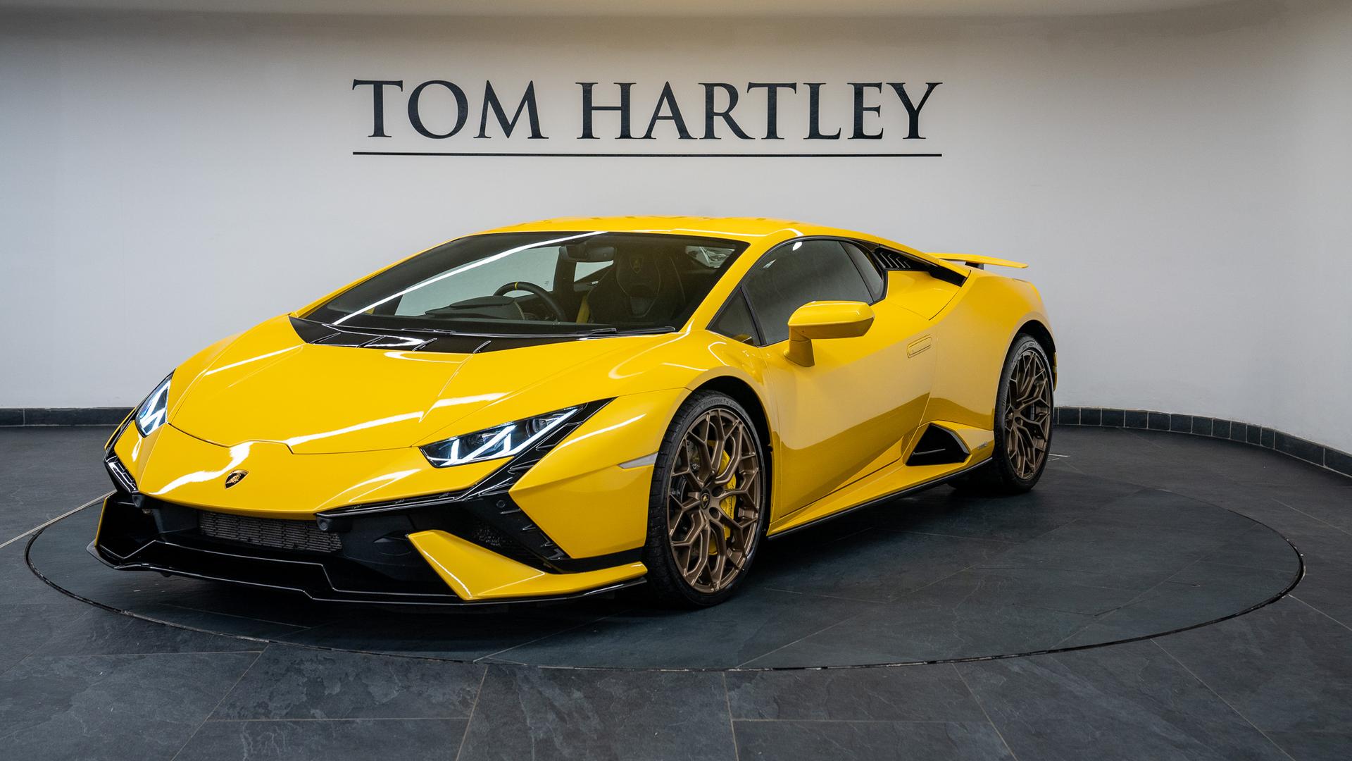 LAMBORGHINI Huracan Photo 444c8708-874d-438a-b931-68f414682926.jpg