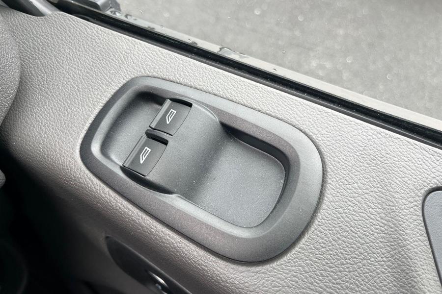 Ford TRANSIT Photo 446b7bb1-79cb-4a5c-a7b1-dedd00a6f862.jpg