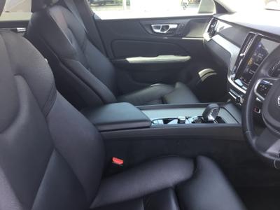 Volvo V60 Cross Country Photo 28