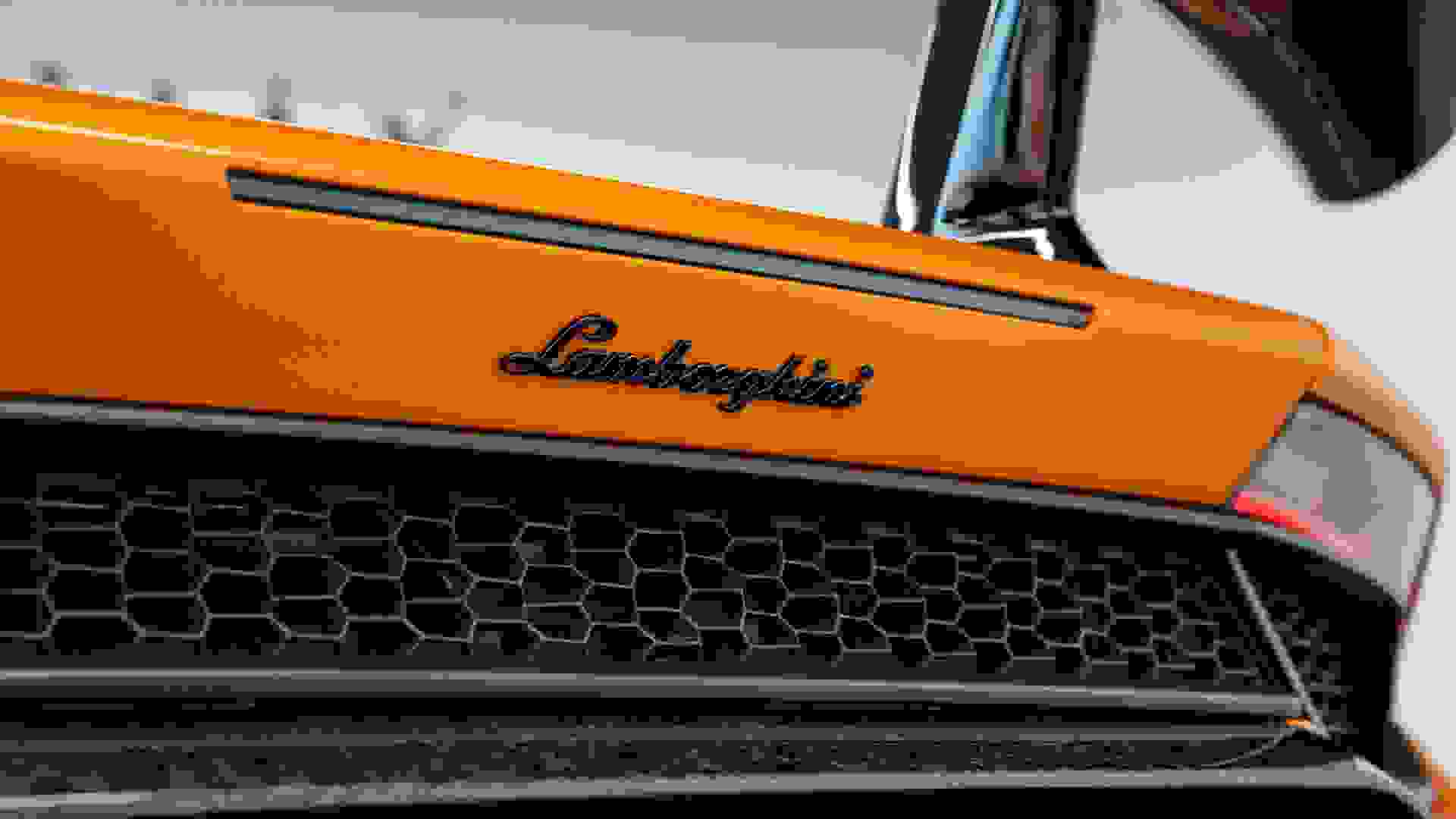 Lamborghini Huracan Photo 449b2863-34f3-4f2c-8c46-56de8ec2aba8.jpg
