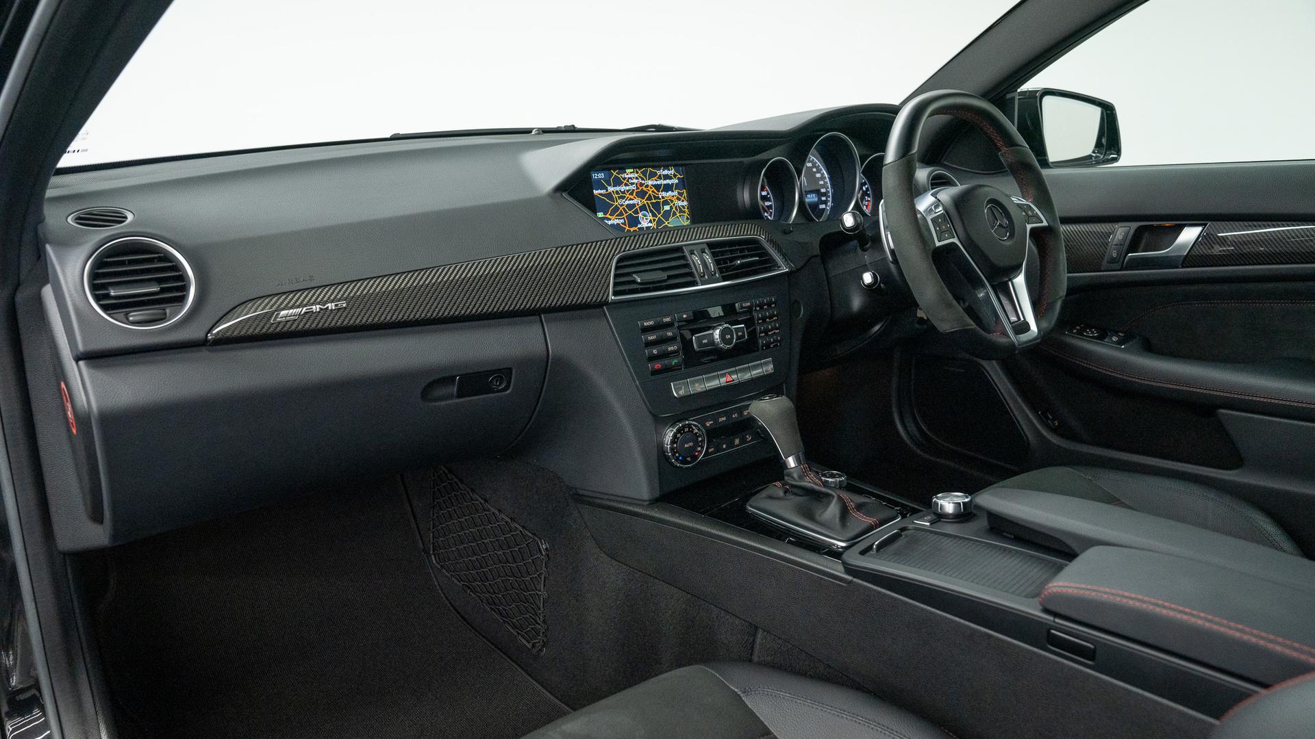 Mercedes-Benz C63 AMG Photo 449bc418-56b7-4c96-bc39-5dadaeb29f7c.jpg