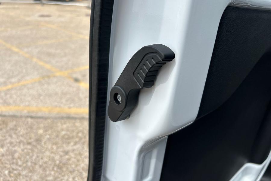 Ford E-TRANSIT Photo 449fff13-68b7-4de0-b8e3-6df845d74769.jpg