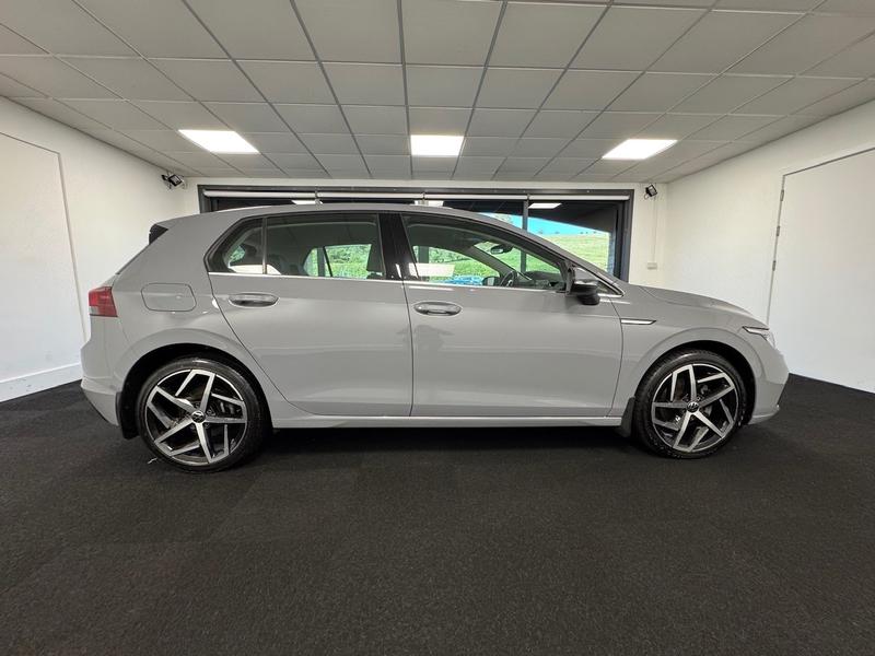 Volkswagen Golf Photo 44a7ee65-dae9-4b0f-b0c8-8035eeaae4b2.jpg