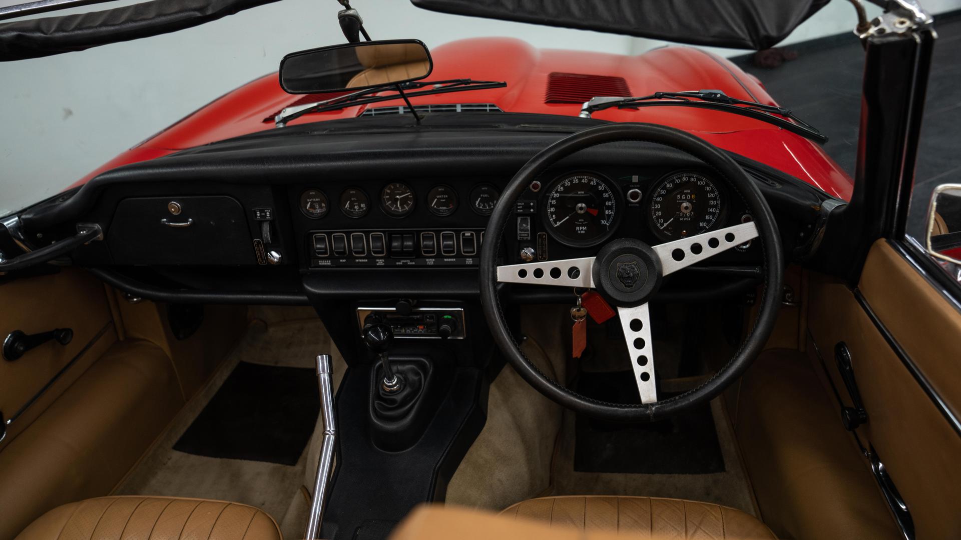 Jaguar E-Type Photo 44aa4c30-08ab-44ab-9f74-8992f7563efa.jpg