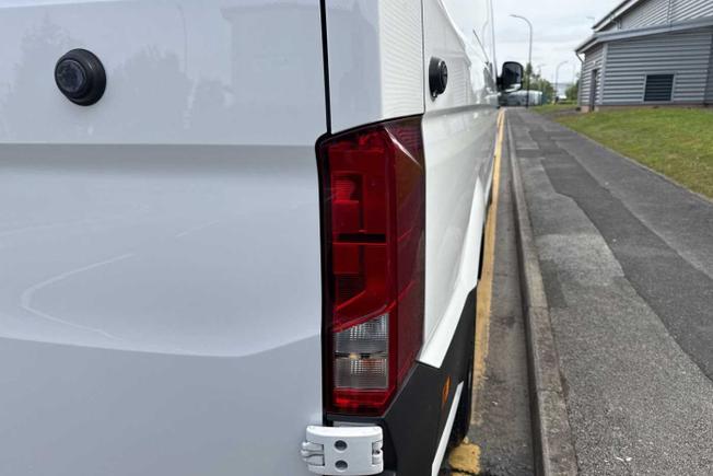 VOLKSWAGEN Crafter Photo 22