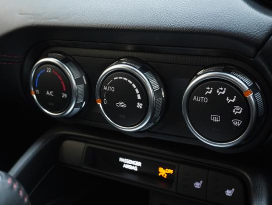 Mazda MX-5 Photo 44bfe3a2-53fc-41fa-a543-6e75813b26b5.jpg