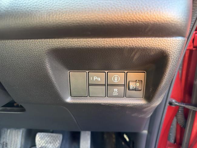 Honda Jazz Photo 450ba356-041c-4dd3-9876-d0f546c368dd.jpg
