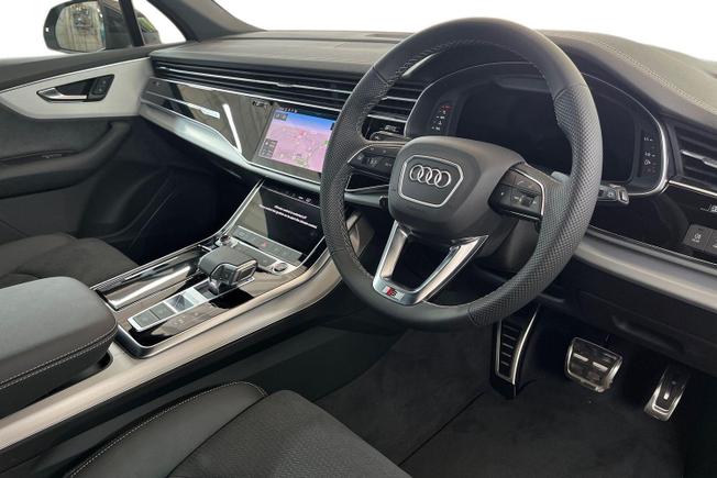 AUDI Q7 Photo 7