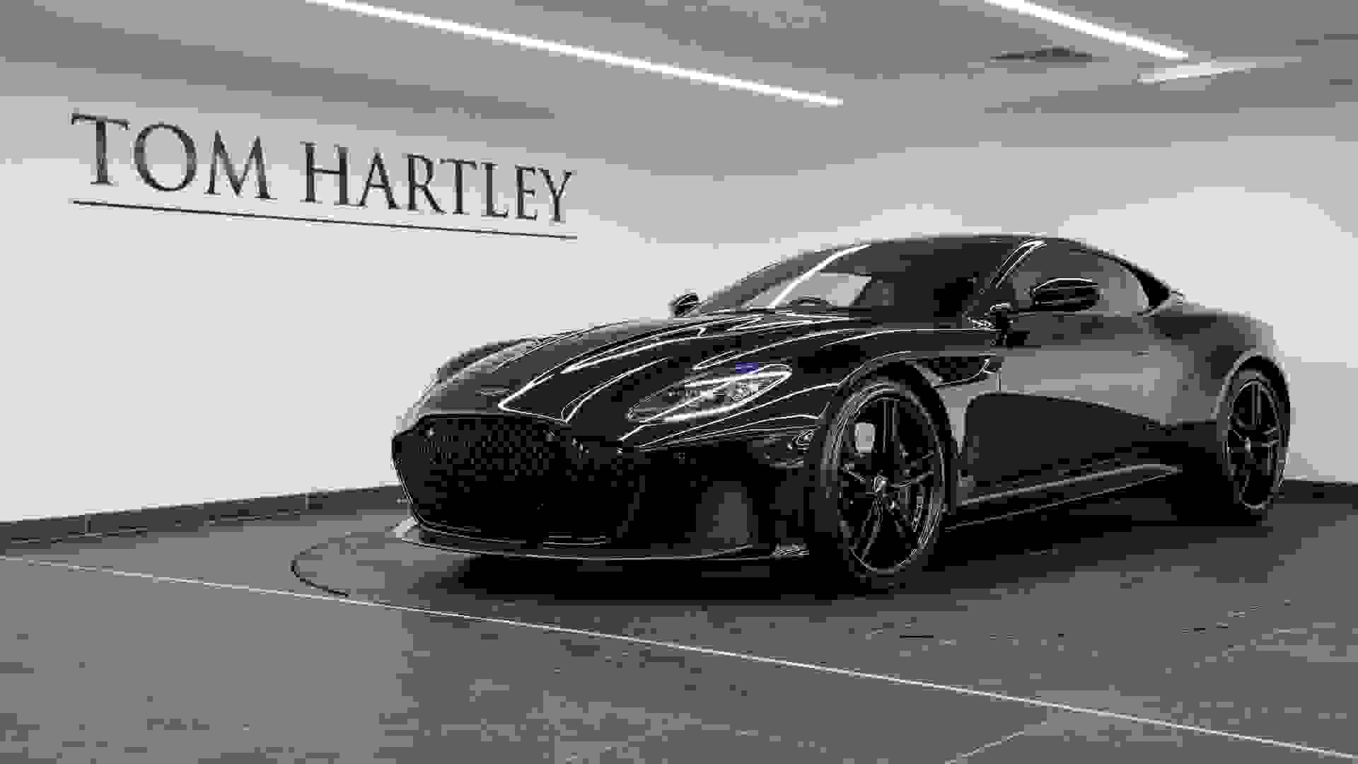 Aston Martin DBS SUPERLEGGERA Photo 451bc2e0-aec2-404d-9ae2-a9725c2e6c19.jpg