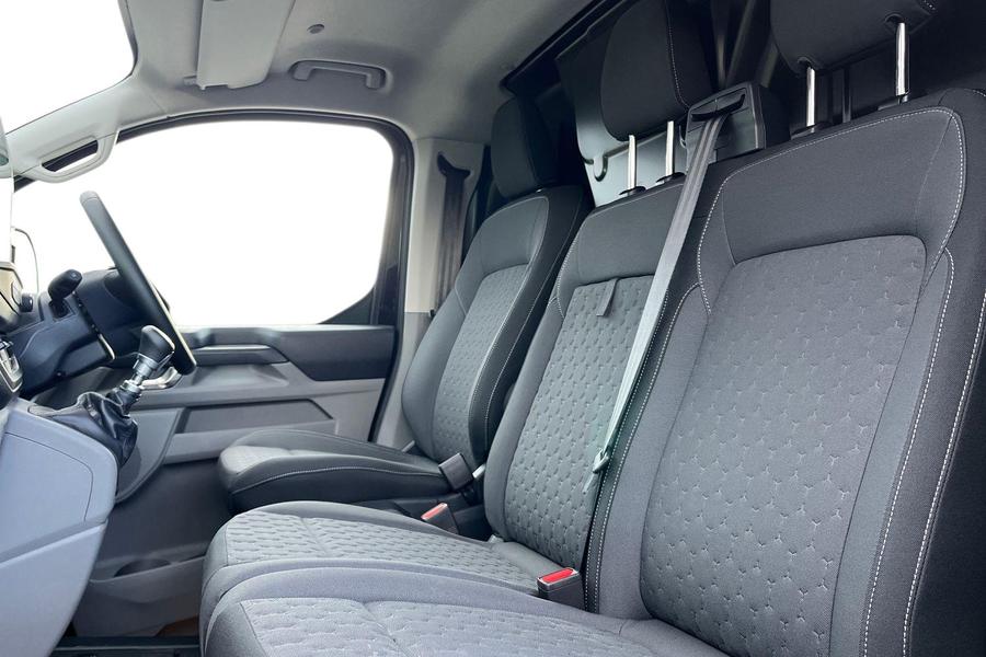 Ford TRANSIT CUSTOM Photo 452b9d3e-6cd9-4f4d-a8b5-538bca79c157.jpg