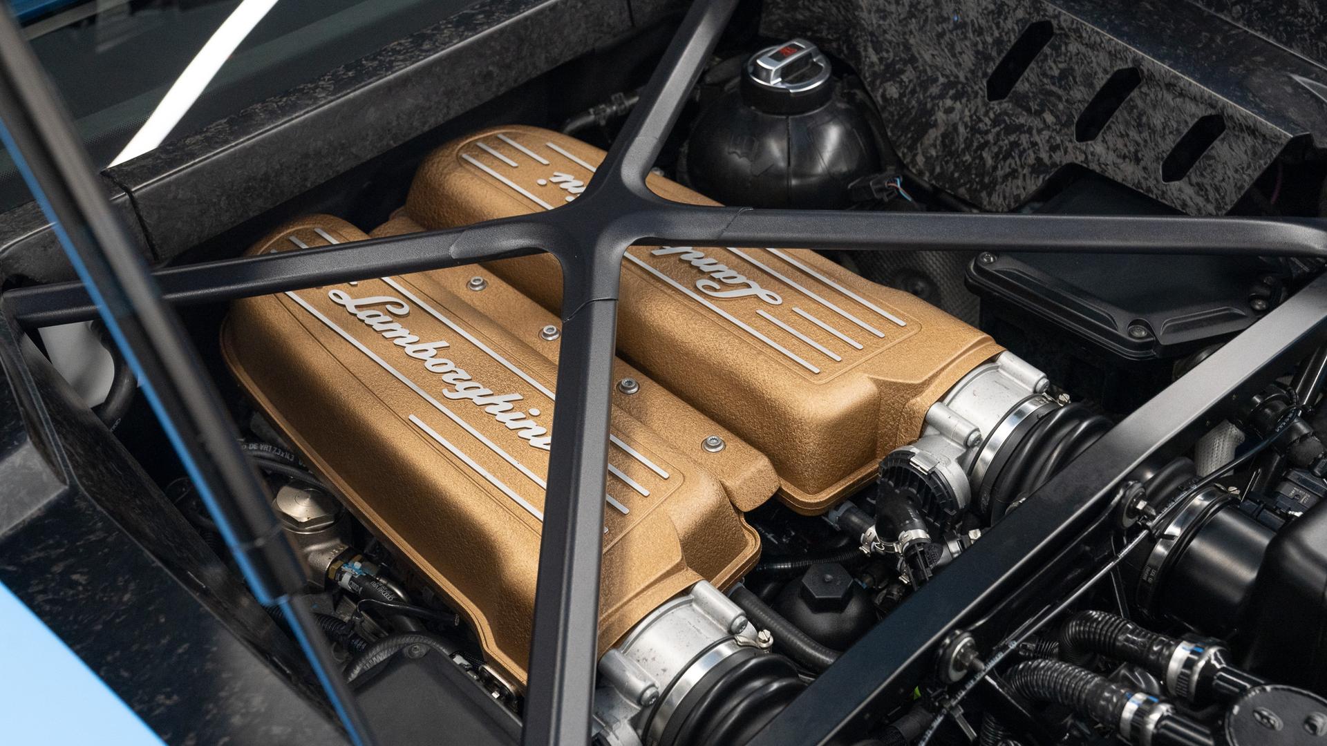 LAMBORGHINI Huracan Photo 453108b4-52a6-461a-b7d1-34c6fd9a76c7.jpg
