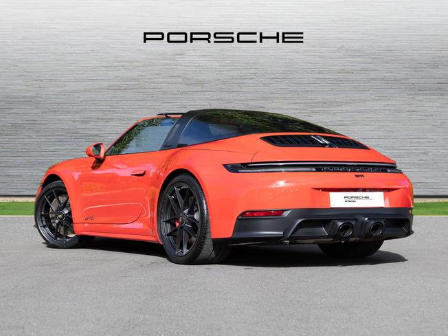 PORSCHE 911 Photo 2