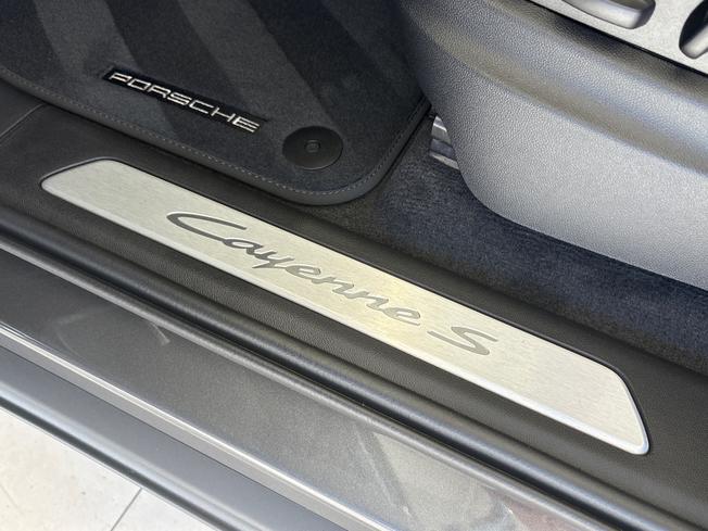 PORSCHE Cayenne Photo 30
