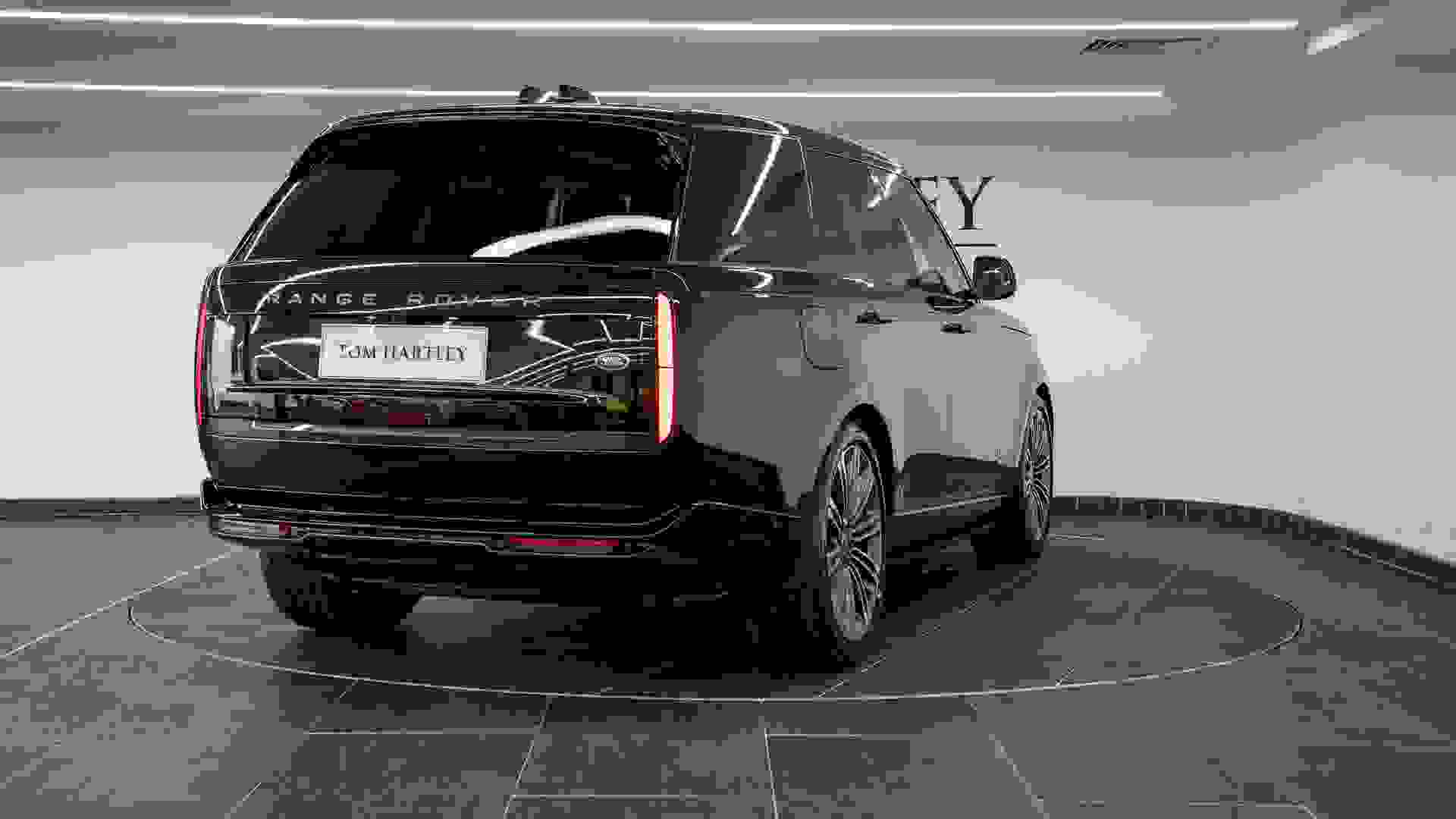 Land Rover Range Rover Photo 4590e86c-7309-467d-b5e3-0812071dec78.jpg