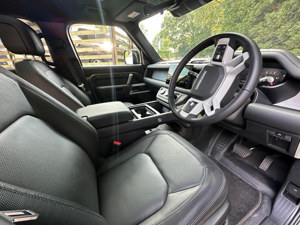 Used Land Rover Defender 110 GX73USE 25