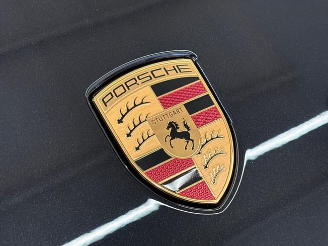 PORSCHE Taycan Photo 42