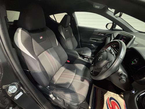 Toyota C-HR Photo 45abb63c-66be-4fde-b004-4724d6313136.jpeg