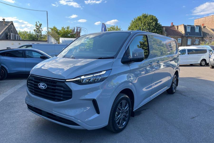 Ford TRANSIT CUSTOM Photo 45b02982-7030-4b95-bc00-5dc4caedb11b.jpg