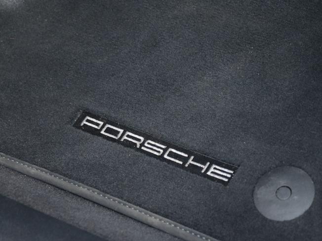 PORSCHE Panamera Photo 22