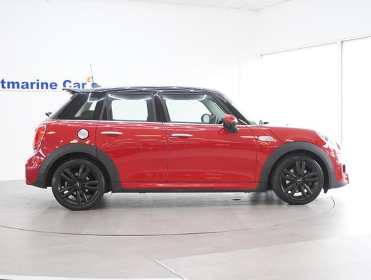 MINI Hatch Photo 45bca249-80b9-4410-adfa-480d73c0e2b1.jpg