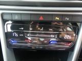 Volkswagen T-Roc Photo 19