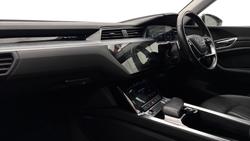 AUDI e-tron Photo 2