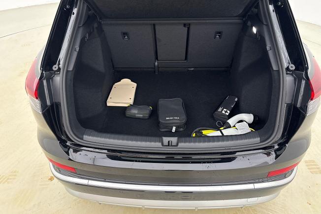 AUDI  Q4 Photo 12