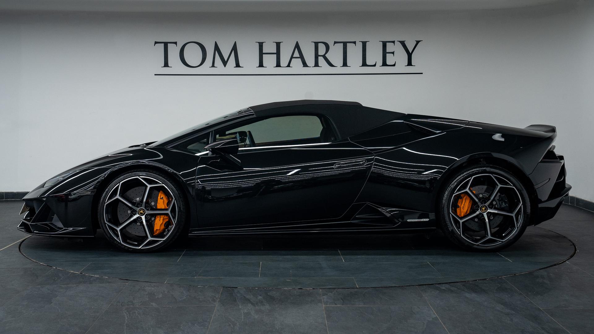 LAMBORGHINI Huracan Photo 45ed8b9f-c586-4a2b-988b-25e1a62607c9.jpg