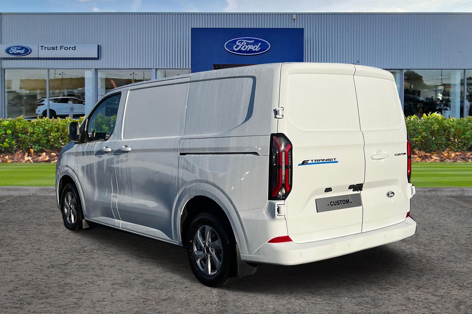 Ford E-TRANSIT CUSTOM Photo 1