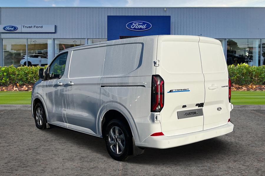Ford E-TRANSIT CUSTOM Photo 45f58c06-a514-4480-809b-d3f2d94746ab.jpg