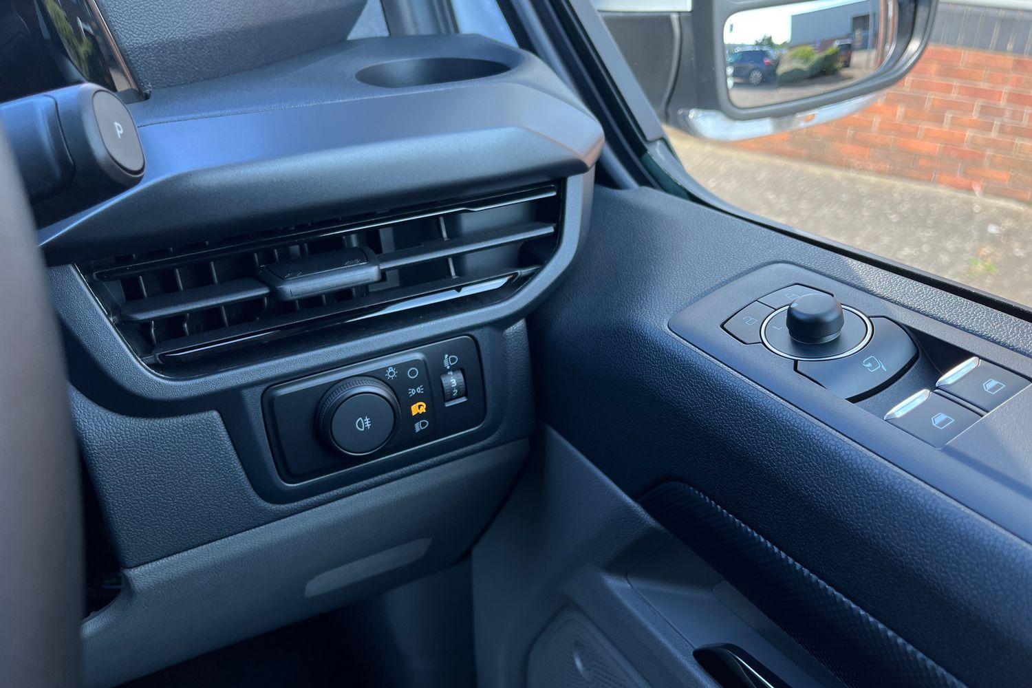 Ford TRANSIT CUSTOM Photo 16