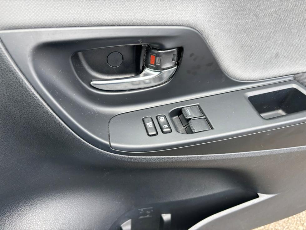 Toyota Yaris Photo 46012621-33d3-4ede-91bf-92a9b651e2b0.JPEG
