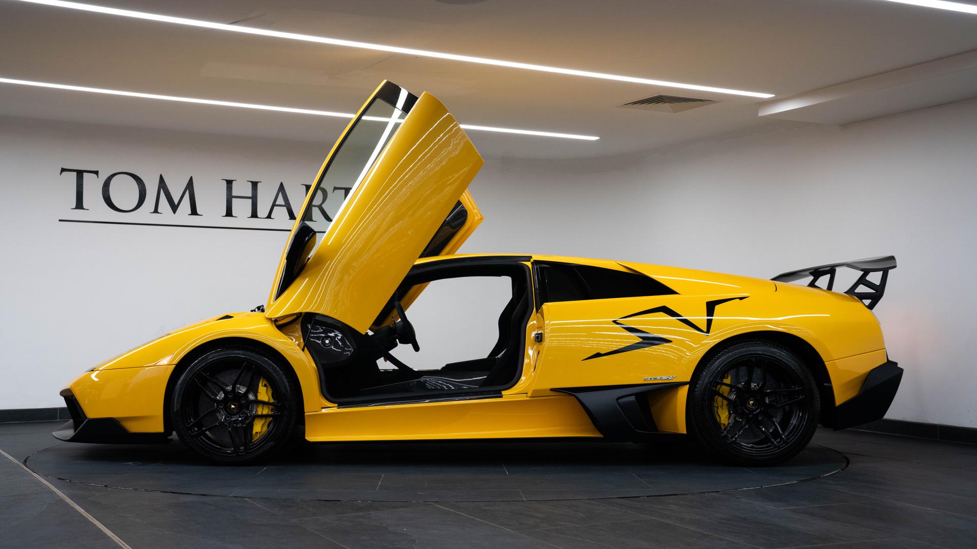 LAMBORGHINI Murcielago Photo 4611e7e3-4718-43c8-a073-d941cb548e36.jpg