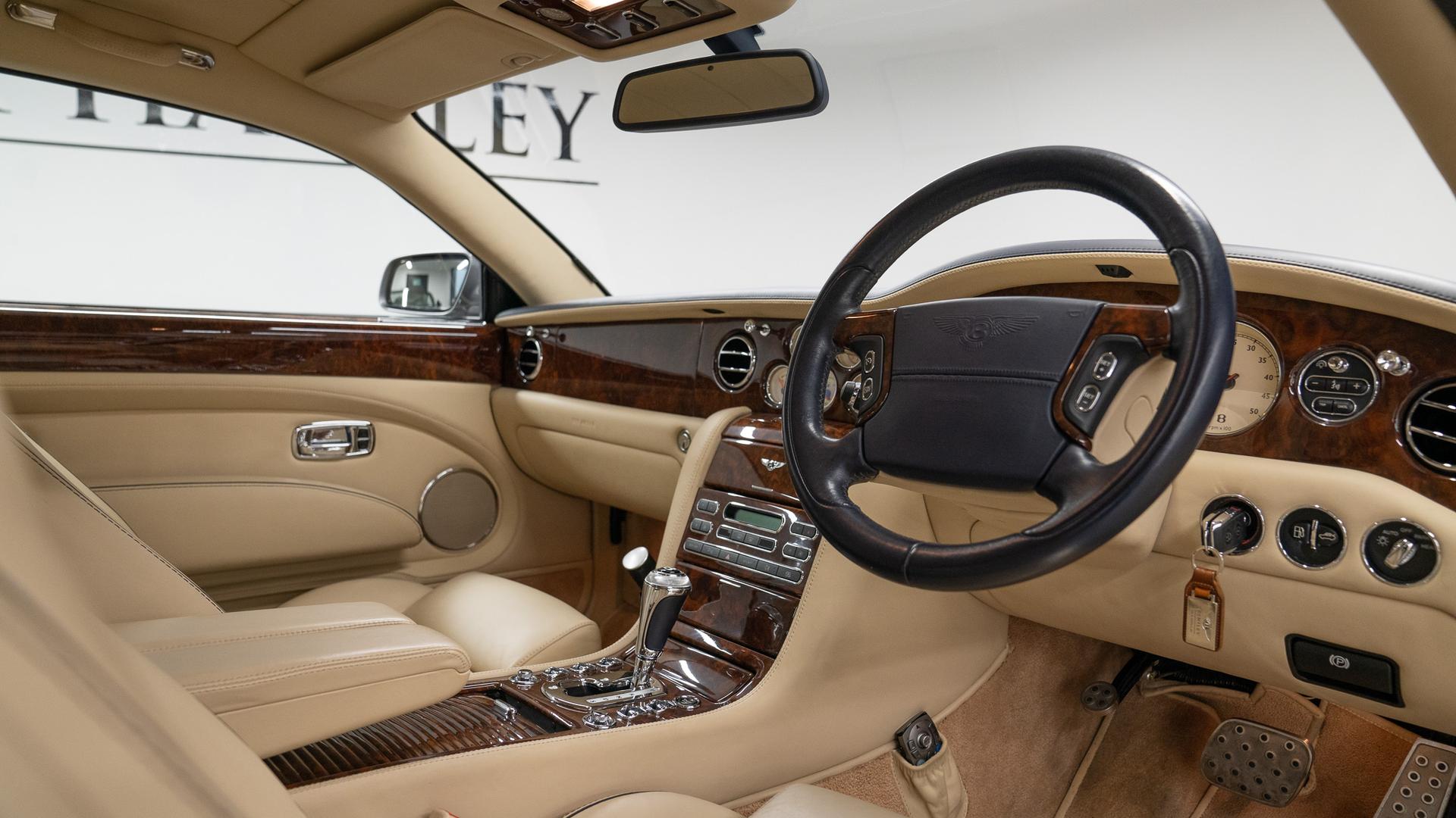Bentley Brooklands Photo 46125377-cd9d-4e30-b51b-013ebabb4abb.jpg