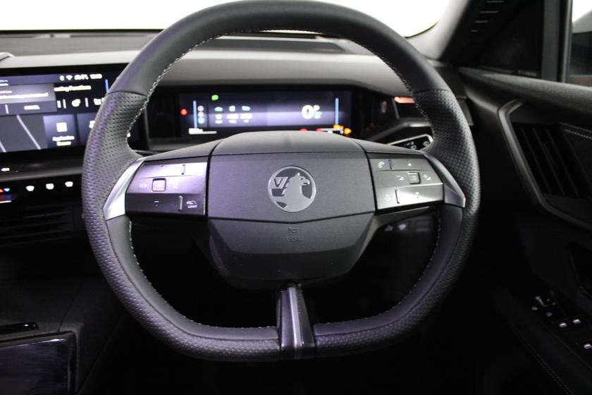 Vauxhall Grandland Photo 461ac368-c1bd-48ad-a639-a5f63ebd75e9.jpg