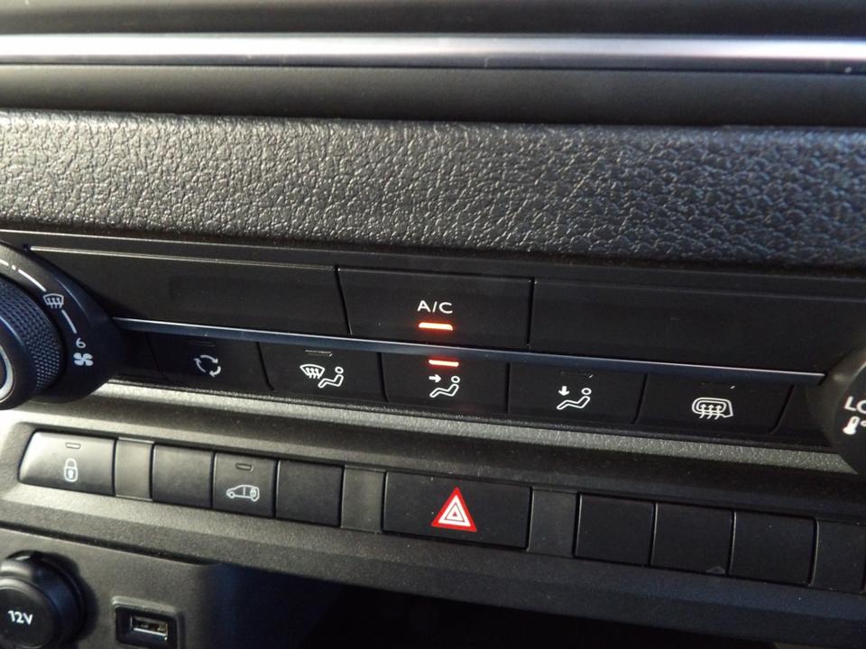 Used Vauxhall Vivaro WV22FLP 23