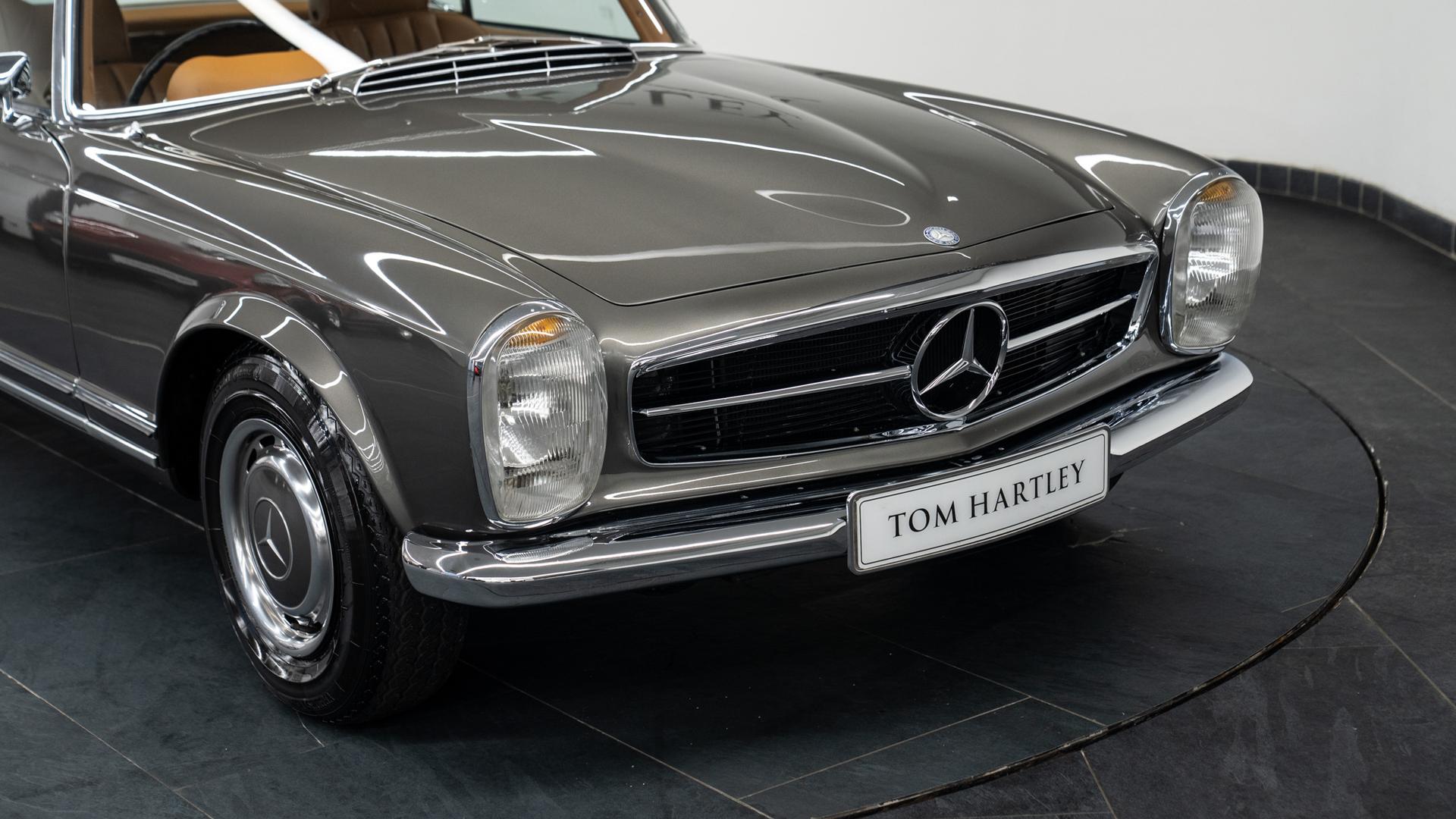 Mercedes-Benz 280 SL Photo 462e44de-cac2-483e-84b4-d1c21136391b.jpg