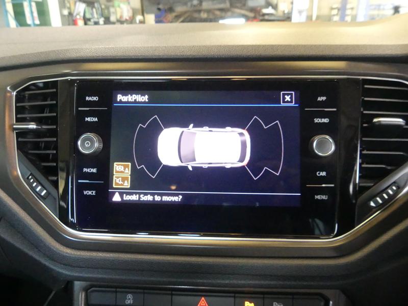 Volkswagen T-Roc Photo 462f9a08-96b0-4706-ae09-863bad2c4204.jpg