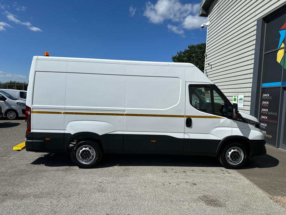 Iveco Daily 35S14 Photo 46331126-06fc-4b13-a452-41f2de1db6b8.jpg