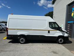 Iveco Daily 35S14 Photo 22