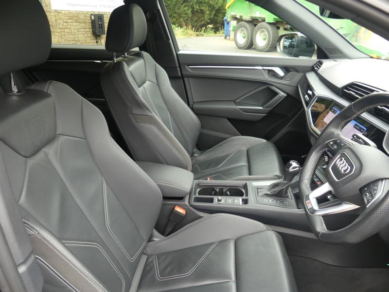 Audi Q3 Photo 463683c4-ee16-4737-b7ad-9cb6778c2f11.jpg