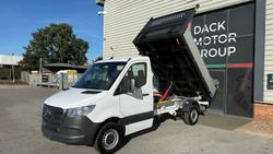 Mercedes-Benz Sprinter Photo 1